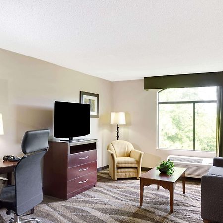 Hotel Wingate By Wyndham Raleigh Durham / Airport Exteriér fotografie